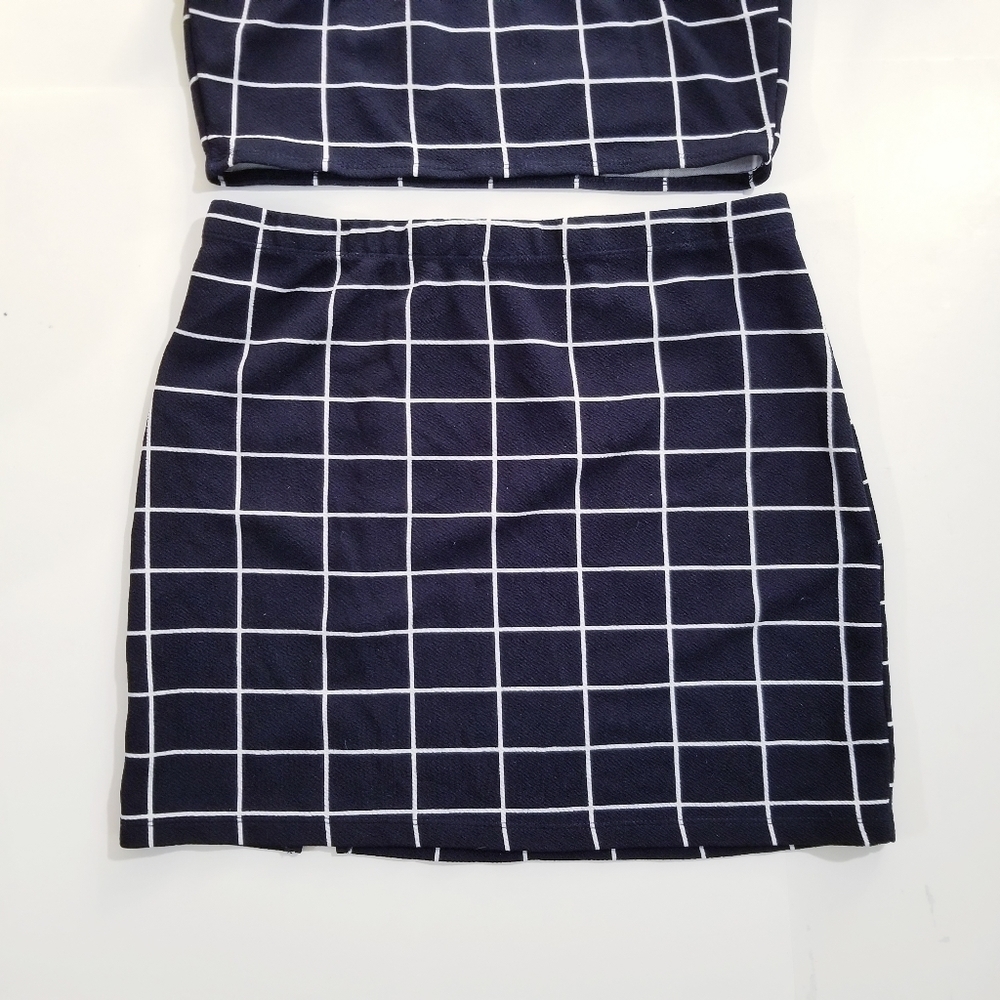 SHEIN Plaid 2 Set Crop Set & Skirt Large - Picture 9 of 14
